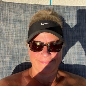 Meet your Posher, Pam